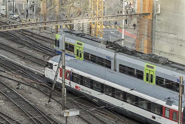 Die BLS wird ab kommendem Dezember drei Strecken im Fernverkehr unter der SBB-Konzession betreiben.