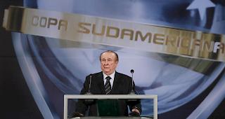 Nicolas Leoz er&ouml;ffnet im Juni 2012 die Auslosungszeremonie f&uuml;r die Copa Sudamericana in Luque, Paraguay. (Archivbild)