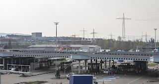 Das Zoll-Personal sperrte die Sendung, verschloss und plombierte den Container und verst&auml;ndigte das Bundesamt f&uuml;r Landwirtschaft.