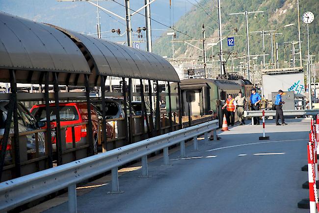 Aufgrund eines entgleisten Bauzugs im Lötschbergtunnel ist der Betrieb des Autoverlads und des Regio-Expresses zurzeit eingestellt.