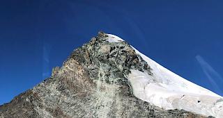Die Einsatzkr&auml;fte der Bergrettung Zermatt und der Air Zermatt konnten den Mann nur noch tot bergen.