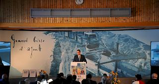 <b>Alles blau.</b> SNB-Pr&auml;sident Thomas Jordan sprach zu den geladenen G&auml;sten &hellip;