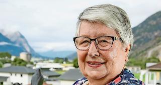 Julia Clausen mit ihrer vor Kurzem t&auml;towierten Rose.Foto Andrea Soltermann
