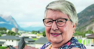 Julia Clausen mit ihrer vor Kurzem t&auml;towierten Rose.