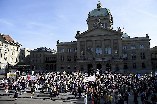 Demonstration gegen die Einführung von 5G, am Samstag, 21. September auf dem Bundesplatz in Bern.