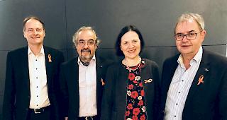 Franck Moos, Direktor KLW, Gilbert Zulian, Pr&auml;sident Krebsliga Schweiz, Staatsr&auml;tin Esther Waeber-Kalbermatten und Reinhard Zenh&auml;usern, Pr&auml;sident KLW (von links).