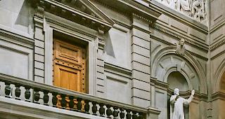 Kein Thema. Der Savi&egrave;san Jean-Luc Addor im Bundeshaus. &laquo;Sie k&ouml;nnen dar&uuml;ber sprechen.&raquo; Foto WB/Andrea Soltermann