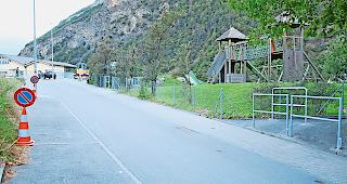 Umgesetzt. Die Gemeinde hat die Parkpl&auml;tze vis-&agrave;-vis des Kindergartens &laquo;Hubel&raquo; gesperrt und bei den Ausg&auml;ngen sogenannte &laquo;S-Schikanen&raquo; montiert.