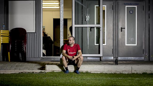 Meister-Captain. Adrian Huber, in Gamsen wieder die Freude am Fussball entdeckt.