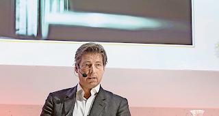 Optimistisch. Matthias Winkler zieht booking.com einem Reiseb&uuml;ro vor.Foto Thomas Andenmatten