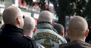 Eine franz&ouml;sische Musikgruppe, die am Samstag anl&auml;sslich eines Neonazi-Anlasses im Unterwallis ein Konzert geben wollte, wurde des Landes verwiesen.