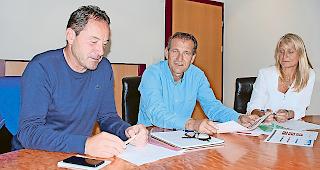 Starke Zahlen. Christian Grichting, VR-Pr&auml;sident My Leukerbad, Jean-Pierre Rey, CEO My Leukerbad,   und M&auml;ggy Stark, Leiterin Leukerbad Tourismus (von links).Foto wb