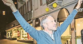 Allen Grund zum Strahlen. Christophe Clivaz zieht als erster gr&uuml;ner Politiker aus dem Wallis &uuml;berhaupt in den Nationalrat ein.