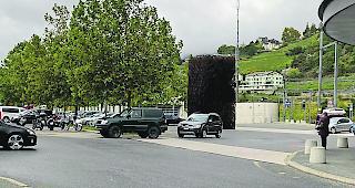 Zu den Pendlerstosszeiten herrscht ein reger Autoverkehr am SBB-Bahnhof Leuk. Grund: fehlende Busverbindungen in der Region Leuk. Bei Pendlern sorgt dies f&uuml;r Unmut.