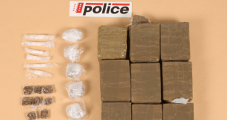 Ende August 2018 hat die Kantonspolizei Wallis unter der Leitung der Staatsanwaltschaft einen Kokain- und Cannabish&auml;ndler verhaftet.