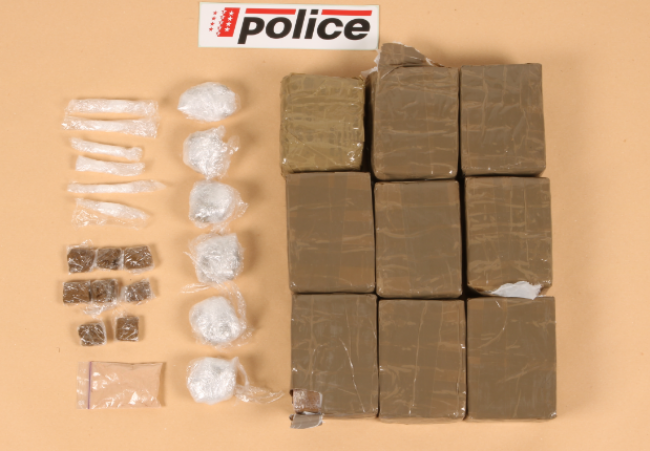 Ende August 2018 hat die Kantonspolizei Wallis unter der Leitung der Staatsanwaltschaft einen Kokain- und Cannabishändler verhaftet.