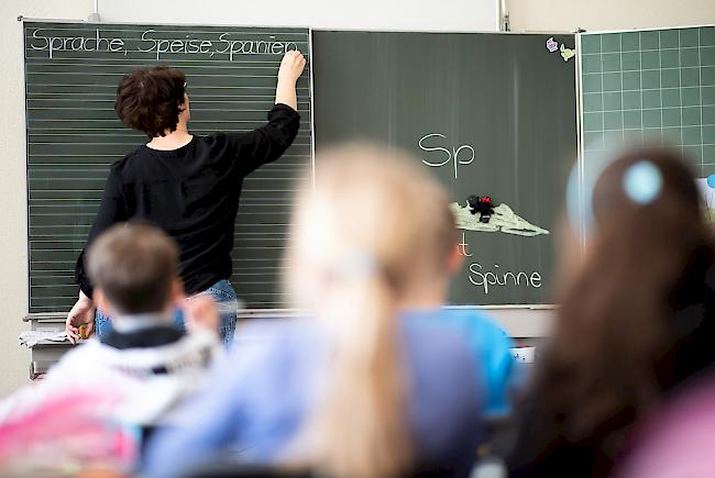 Lernschwache Kinder werden in der Schweiz in den normalen Unterricht integriert. 