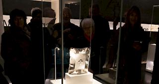 Ein Blick auf den neuen Reliquienschrein der Abtei Saint-Maurice. Im Rahmen der Sonderausstellung Reliquaire en chantier" wurden Studierende der Universit&auml;t f&uuml;r Kunst und Design in Genf gebeten, einen neuen Reliquienschrein zu entwerfen.