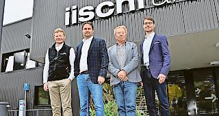 Gut aufgestellt. Dieses Quartett orientierte gestern: Richard Hug, Gesch&auml;ftsf&uuml;hrer &laquo;iischi arena&raquo;, Patrick Amoos, Verwaltungsrats&shy;pr&auml;sident &laquo;iischi arena&raquo;, Guido Summermatter, Gr&uuml;ndungspr&auml;sident Genossenschaft, und Stadtarchitekt Roland Imhof (von links).