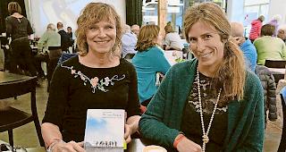 Starke Frauen. Autorin Daniela Schwegler und Bergf&uuml;hrerin Ariane St&auml;ubli. 