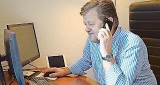 Voll besch&auml;ftigt: Gemeindepr&auml;sident Bruno Ruppen unternimmt alles, damit die Investorengruppe um Marcel Friberg im Dorf und im Skigebiet investiert.