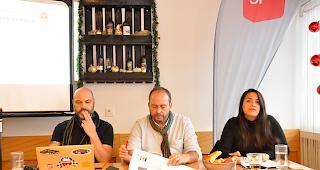 Widerstand. Adrian Streun, Pr&auml;sident SP Visp, Gilbert Truffer, Pr&auml;sident SPO, und Giuliana Foken, Aktivistin SP Visp, wehren sich gegen die Energie-Vision des Visper Gemeinderats.