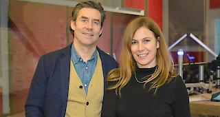 Mit "Man sieht rot" sind Barbara Terpoorten und Sven Furrer anfangs Dezember in Visp zu sehen.