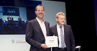 Der Gewinner, Dr. Alain Guntern, mit dem Regionaldirector von UBS Wallis, Iwan Willisch.