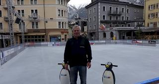 Eismeister Kurt Locher freut sich &uuml;ber die Wiederer&ouml;ffnung der Eisbahn in Brig