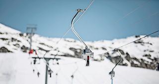 Nachholbedarf. Im Wallis stehen rund 430 Bahnanlagen. Das Durchschnittsalter liegt bei 23 Jahren.Foto mengis media/alain amherd