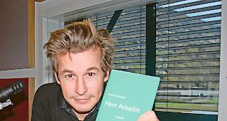 Fleissig. Mit &laquo;Herr Anselm&raquo; legt Arno Camenisch bereits sein 10. Buch vor.