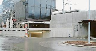 Alt. Die Anlage im Visper Bahnhof-Parking hat um die zw&ouml;lf Jahre auf dem Buckel.