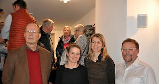 Martin Brauen, Dominique Weissen Abgottspon, Monika Holzegger und Reinhard Ritz bei der Er&ouml;ffnung der Station am Freitag in Niederwald.