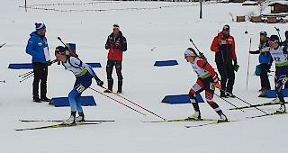 Sabine Di Lallo mit der Nummer 12 zeigt beim IBU Cup in Ridnaun eine starke Leistung.