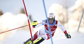 Stark. Der Visper Ramon Zenh&auml;usern f&auml;hrt im ersten Durchgang des Weltcup-Slaloms von Val d'Is&egrave;re auf Rang 3.