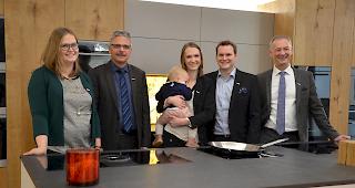 Michael Lochmatter-Bringhen (Zweiter von rechts) &uuml;bernimmt ab dem 1. Januar 2020 die Leitung des Mutterhauses der Bringhen AG in Visp. Weiter auf dem Bild: Claudia Petrig-Bringhen, Heilp&auml;dagogin und zust&auml;ndig f&uuml;r strategische Projekte, Finanzchef Gerhard Bieler, Nicole Lochmatter-Bringhen, Leiterin Rechtdienst, und CEO Jean-Pierre Bringhen. (v.l)