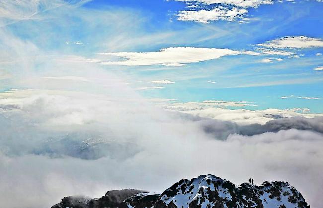 Der Föhn hat in der Nacht auf Freitag an Stärke zugelegt und in den Schweizer Bergen für erste Orkanböen gesorgt. 