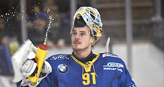 <b>NHL-Deb&uuml;t.</b> Der Visper Gilles Senn, hier noch im Dress des HC Davos, spielte am Freitag erstmals in der besten Eishockey-Liga der Welt.