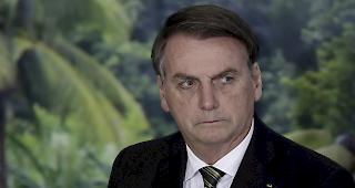 Der brasilianische Pr&auml;sident Jair Bolsonaro ist laut einem Medienbericht nach einem h&auml;uslichen Unfall in ein Spital eingeliefert worden. Der 64-J&auml;hrige sei im Pr&auml;sidentenpalast in Bras&iacute;lia gest&uuml;rzt und in das Hospital der Streitkr&auml;fte gebracht worden.