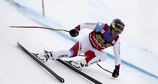 Beat Feuz schafft es auch in der ersten von zwei Weltcup-Abfahrten in Bormio auf das Podest.