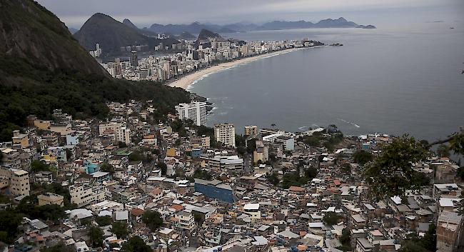 Das GPS-System habe das Ehepaar, das in die Küsten-Kolonialstadt Paraty südlich von Rio unterwegs war, am Sonntagabend durch die Favela geleitet. (Symbolbild)