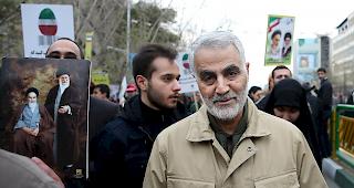Qassem Soleimani war ein iranischer Generalmajor. Er war Kommandeur einer Division der iranischen Revolutionsgarde, die Spezialeins&auml;tze ausserhalb des Iran durchf&uuml;hrt.
