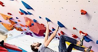 17&thinsp;m &uuml;berh&auml;ngend. Diese Wand ist eine Schweizer Neuheit.