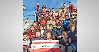 Das Engagement von Kindern und Jugendlichen. Die Schule von Randa sammelte f&uuml;r die Stiftung Nachbar in Not 600 Franken.