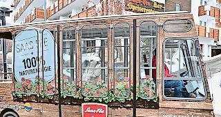 Beschr&auml;nkt. Die H&ouml;chstgeschwindigkeit f&uuml;r Elektrofahrzeuge in Saas-Fee betr&auml;gt 15 km/h. &Uuml;ber die Festtage verzeichnete die Polizei lediglich einige Falschparkierer.