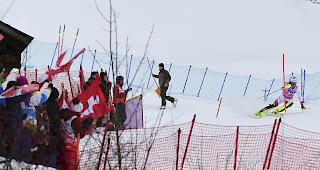 Der Unterwalliser Daniel Yule wird von Schweizer Fans angefeuert.