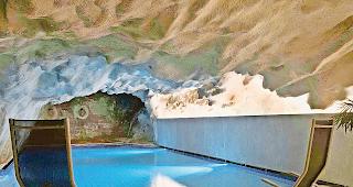 Geduld gefragt. Wegen einer Pumpe ist die Thermalgrotte zu.