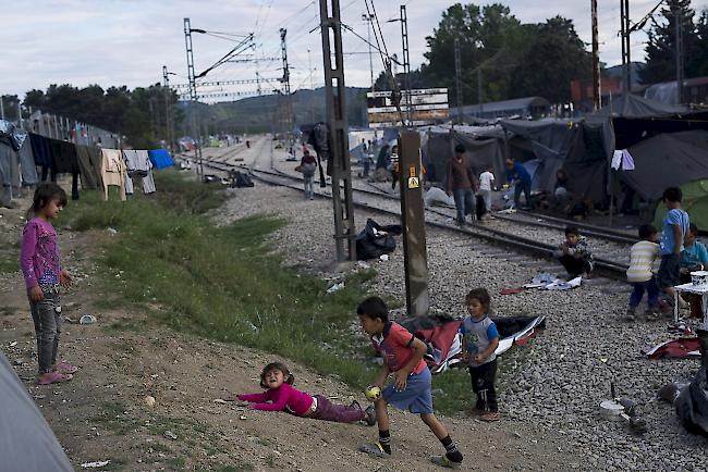 Wann die ersten jungen Flüchtlinge übernommen werden sollen, ist noch nicht klar. (Symbolbild)