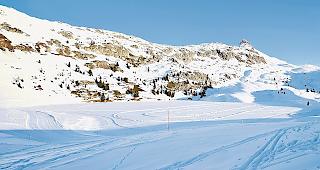 Schlittschuh laufen auf dem See? Auf der Bettmeralp ist man sich nicht einig.
