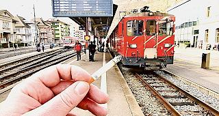 Ausgequalmt: Auf den Perrons der MGBahn darf bis Ende Jahr nur noch begrenzt geraucht werden.